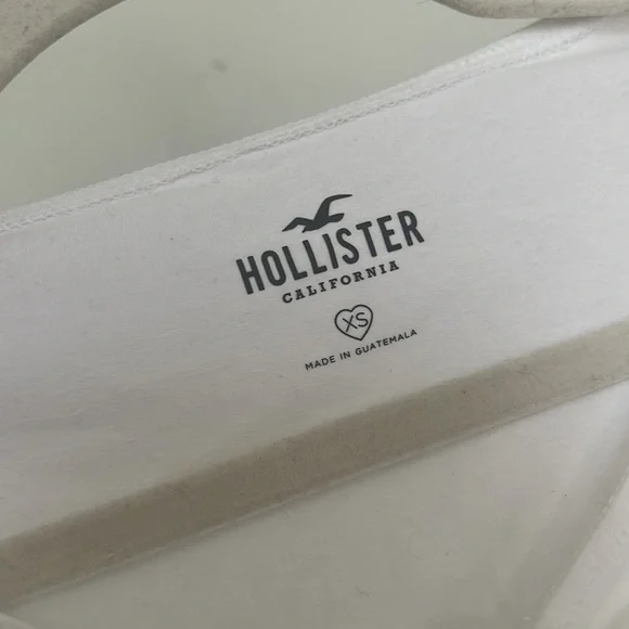 White Hollister XS tee - Picture 2 of 3
